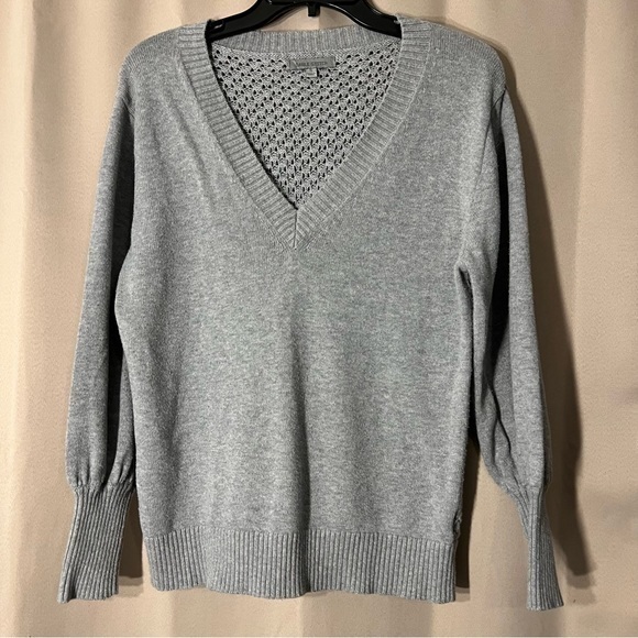 Cable Knit Gray Small Knit Sweater Ribbed V Neck Crochet Stitch Back - Picture 1 of 8